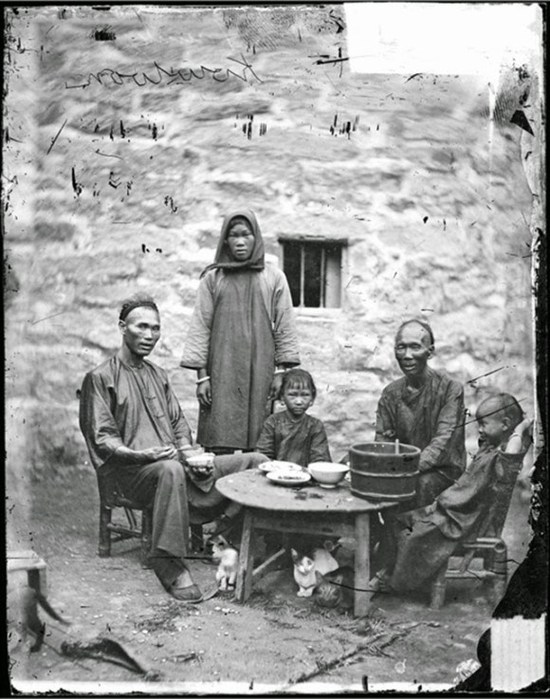 用照片感受下清末历史（1868-1872的广州·香港）：九龙地区的广东人家族