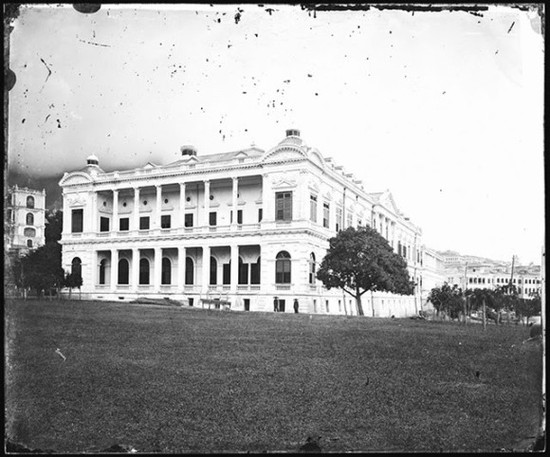 用照片感受下清末历史（1868-1872的广州·香港）：香港大会堂