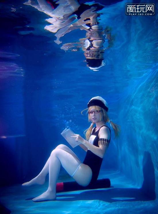 这“海中摄影写真”是受古贺学大师的“水下过膝袜”福利影响吗？（4）