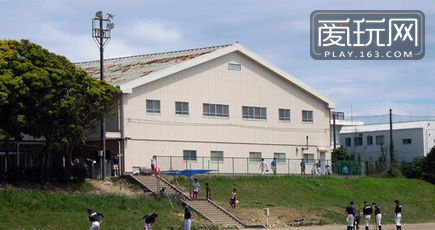《灌篮高手》动画第13-19集曾经反复多次出现的陵南体育馆的原型，也在日本神奈川县镰仓