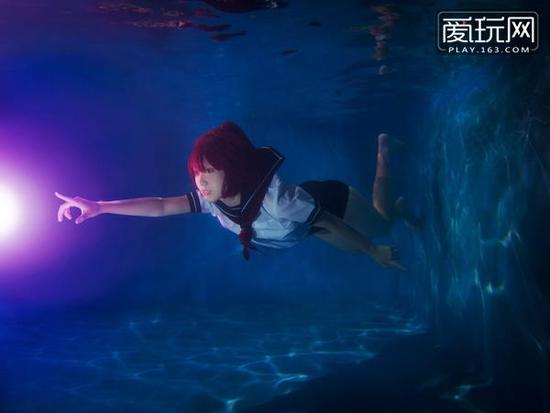 这“海中摄影写真”是受古贺学大师的“水下过膝袜”福利影响吗？（5）
